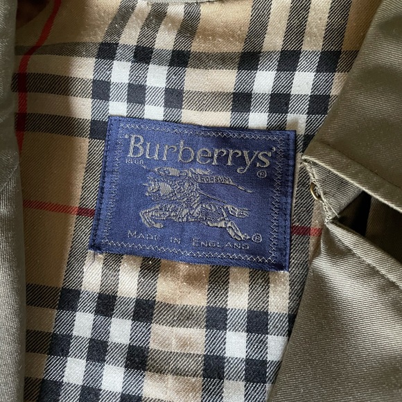 Burberry trench coat - Picture 2 of 3